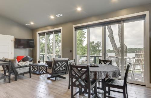 Rogers Apartment | LaRue Rendezvous Luxe Stay at Historic Site