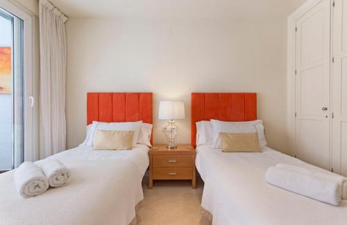 Golden Mile Apartment | Las Canas beach, ground floor first line beach, Marbella golden mile