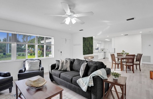 Sunset House | ✱ Las Olas, Airport, Hard Rock Casino, & Beaches✱