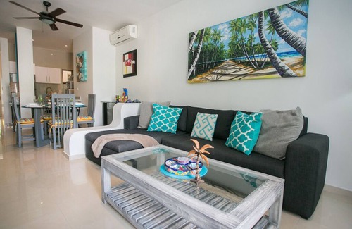 Luis Donaldo Colosio Apartment | Las Palmas In Alizes - Modern 1 Bedroom By the Beach with Fast reliable internet