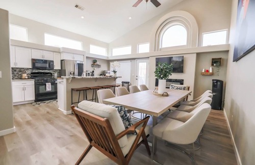 North Las Vegas House | Las Vegas Home w/Pool & Spa,Casa Del Sol