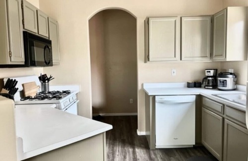 Las Vegas Condo | LAS VEGAS SPECTACULAR 2 BR CONDO! 5 MINS FROM THE STRIP
