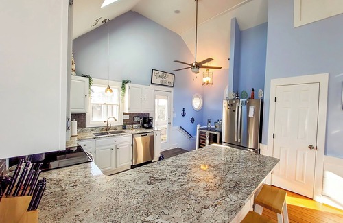 Ocean Sands House | Last 5 Weeks Reduced 3rd Time! 2 Min walk to the Beach! Hot Tub!