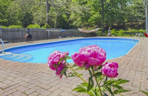 Stonington House | Last House on the River