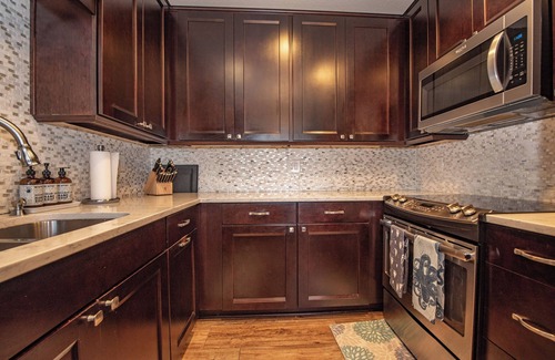 Crown Point Condo | Last Minute Deals- 1/2 Block to Bay & Boardwalk