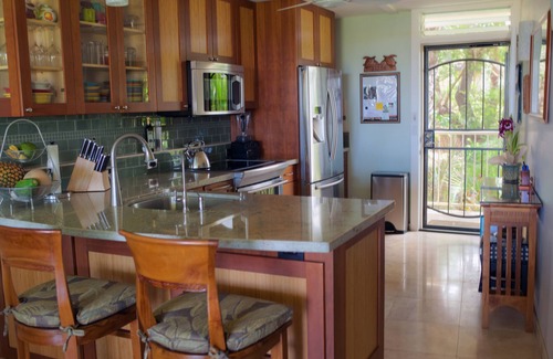 Kihei Condo | Last minute discounts! Stunning ocean sunsets @ Wailea Beaches, foodie kitchen!