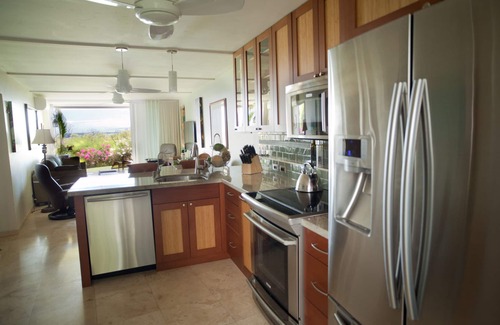 Kihei Condo | Last minute discounts! Stunning ocean sunsets @ Wailea Beaches, foodie kitchen!