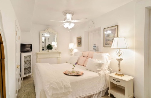 French Quarter Bed & Breakfast | Last minute Mardi Gras Discount-Book Now!nSpecial Event Rates Apply