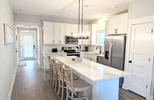 Corolla Light Condo | Last-minute savings in Aug/Sept! 5 min. walk to beach! New in '24. Premier Host!