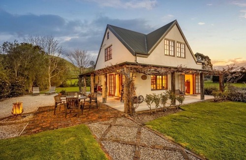 Brightwater House | Last Straw Cottage - Beautiful Straw Bale house in fantastic countryside.