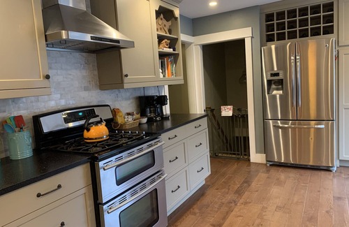 Boone Cottage | Late checkout! modern cottage with creek on 4 acres, fire pit