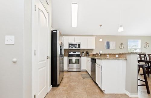 Leeward Sands House | Latitude Adjustment - PRIVATE POOL/ELEVATOR!