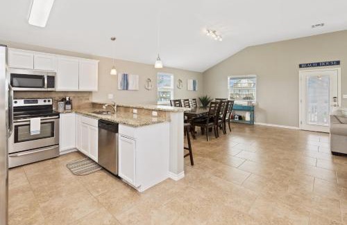 Leeward Sands House | Latitude Adjustment - PRIVATE POOL/ELEVATOR!