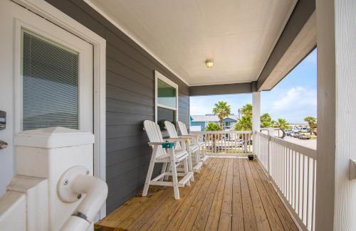 Leeward Sands House | Latitude Adjustment - PRIVATE POOL/ELEVATOR!