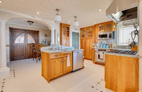 Kahnway Heights House | "Latitude Change" - Luxury Oceanfront Home - 4BR/2.5BA
