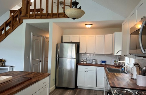 Hope House | "Laughing Turtle" - A Wixom Lake paradise vacation home. Pet friendly!