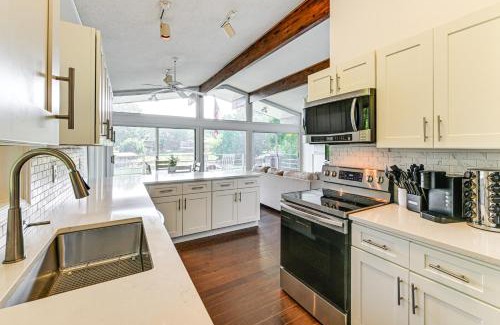 Mount Mourne House | Launch and Dock Lake Norman Retreat with Scenic Deck
