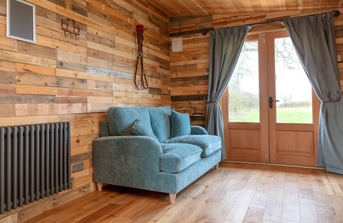Corby Bed & Breakfast | Laundimer House