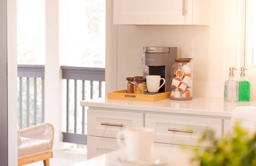 Cashiers House | Laurel Bloom Cottage (short walk to waterfall!)
