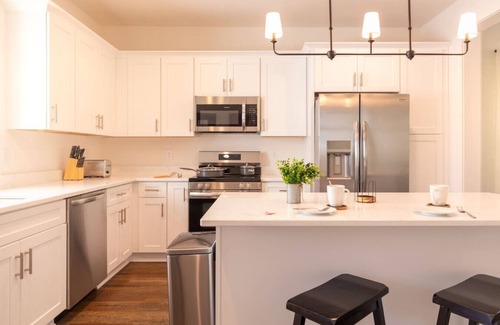 Cashiers House | Laurel Bloom Cottage (short walk to waterfall!)