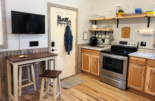 Cosby Cabin | Laurel Haven: Modern Cabin Retreat near Gatlinburg