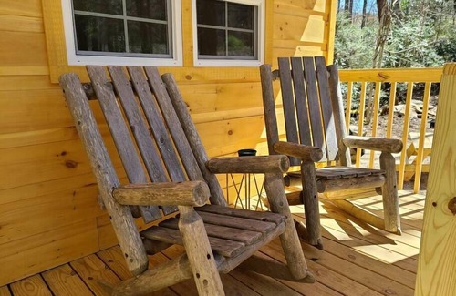 Cosby Cabin | Laurel Haven: Modern Cabin Retreat near Gatlinburg