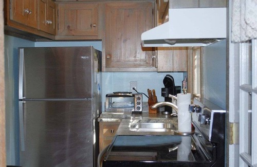 Fleetwood Cabin | Laurel Mtn Cabin - Perfect for a Relaxing Getaway! Hot tub & community river & lake access
