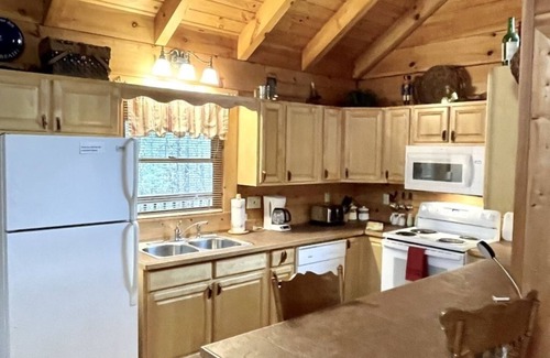 Tellico Plains Cabin | Laurel Wood - Hot Tub, King Bed, Dog Friendly! by RedAwning