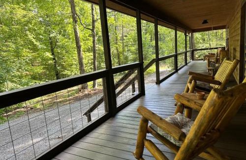 Cosby House | Laurelwood Luxury Cabin Hot Tub
