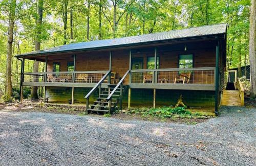 Cosby House | Laurelwood Luxury Cabin Hot Tub