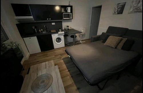 Marengo - Jolimont Apartment | Laurema's BnB