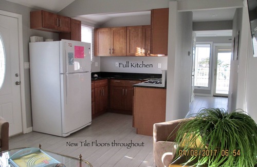 Ortley Beach House | LAVALLETTE New House/Deck/Out-shower, C-A/C, Wifi, Badges, Granite Kitchen