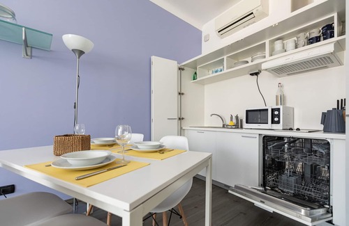 Stresa Apartment | Lavanda in the heart of Stresa, minutes from Lake Maggiore, terrace, WiFi, A/C