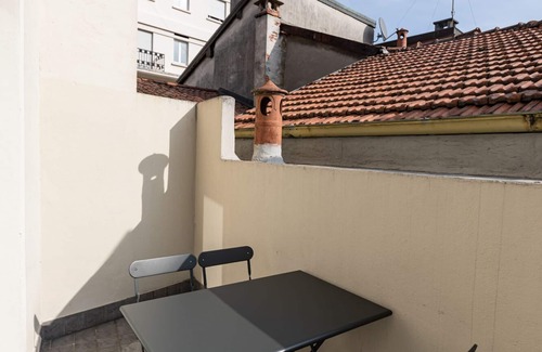 Stresa Apartment | Lavanda in the heart of Stresa, minutes from Lake Maggiore, terrace, WiFi, A/C