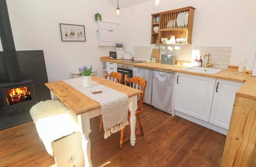 Mabe Cottage | LAVENDER COTTAGE, pet friendly, character holiday cottage in Helston