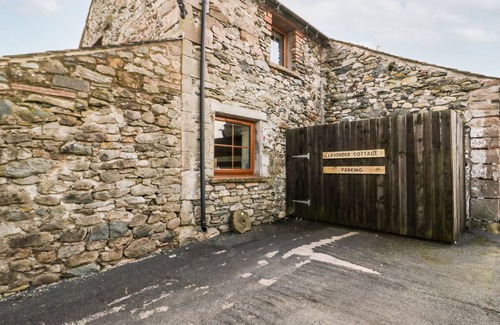 Penrith Cottage | LAVENDER COTTAGE, pet friendly, with a garden in Penruddock