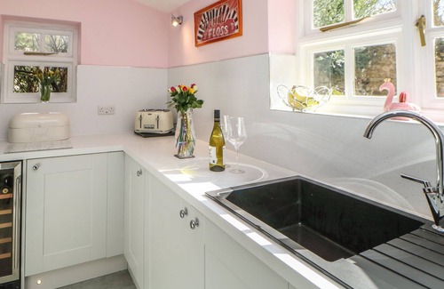Richmond Cottage | LAVENDER COTTAGE, pet friendly, with open fire in Richmond
