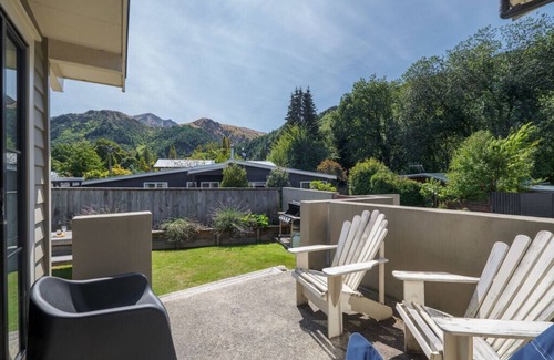 Arrowtown House | Lavender Country Cottage - Arrowtown Holiday Home