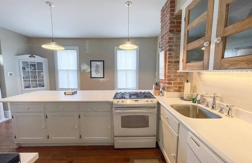 West Cape May House | Lavender Dreams By The Sea (4 BR/2 BA) PET FRIENDLY home in WEST CAPE MAY!