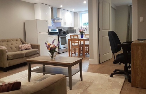 Sardis House | Lavender House - Modern guesthouse in Sardis