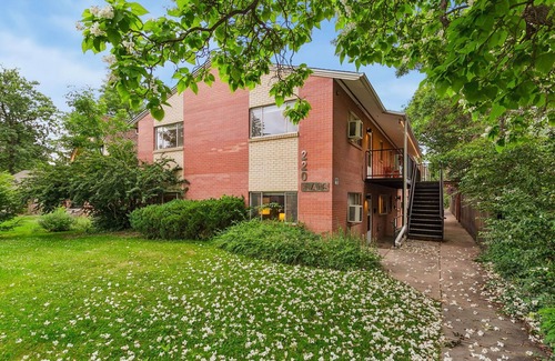 Old Town Condo | Lavender Suite Relaxed, Walkable Old Town Stay