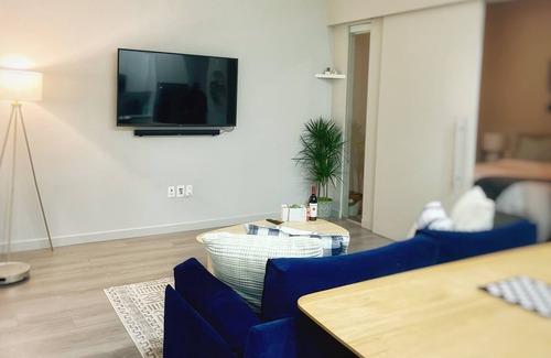 Vernon Apartment | Lavish 1BR in Heart of Downtown LA
