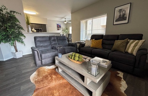 Gibson Springs Apartment | Lavish 2BR apartment close to airport