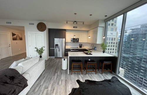 Lenox Apartment | Lavish high-rise penthouse