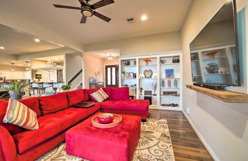 Walden on Lake Conroe House | Lavish Lakefront House with Pool Table and Patio!