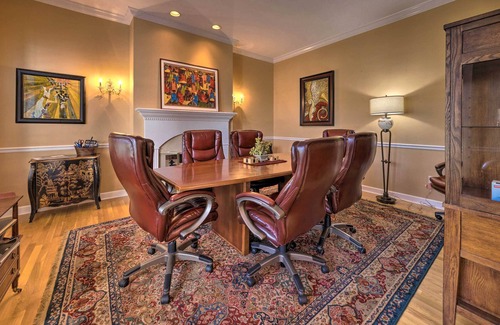 Carbondale House | Lavish Lakefront Retreat w/ Deck & Fire Pit!