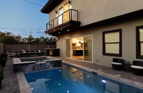 Southwest Village House | Lavish Luxuries in Old Town