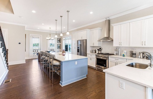 Hitch Village - Fred Wessels Homes House | Lavish, Modern Digs Near Riverfront w/Parking & Patio by Lucky Savannah