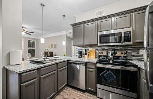 Fossil Creek Apartment | Lavish Retreat 2BR, 2BA Pool