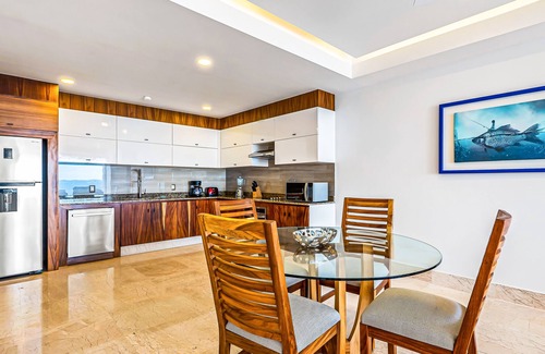 Mismaloya Condo | Lavish seaside escape with oceanfront views, amazing pool & pool spa